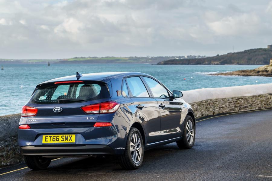  Hyundai i30 2017 года  (UK) (фото 16 из 40)